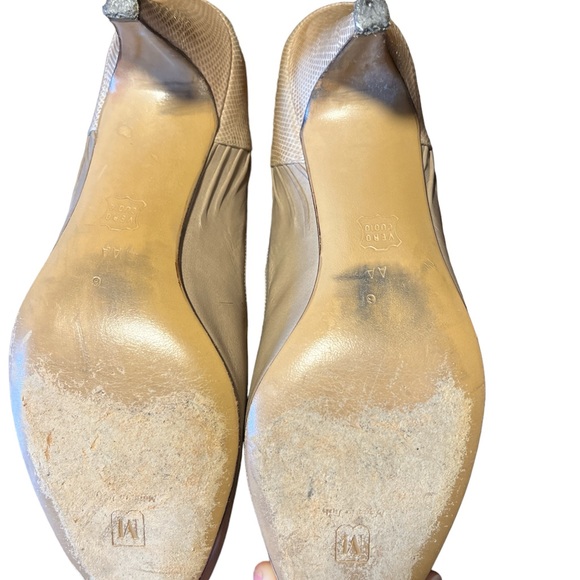 Vintage Bruno Magli leather, open-toed heels. Cream colored. Size 6. - Picture 5 of 5